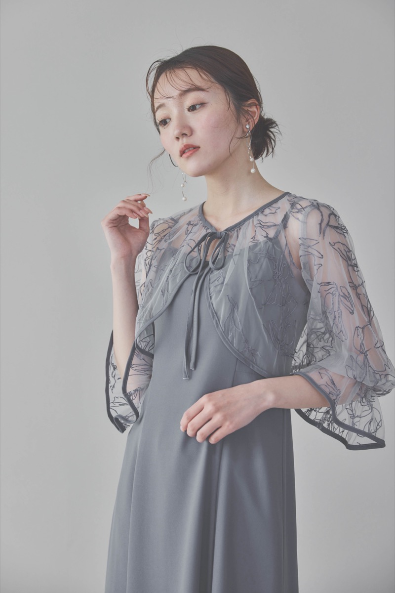 サックスの線描フラワー刺繍ボレロセットドレス