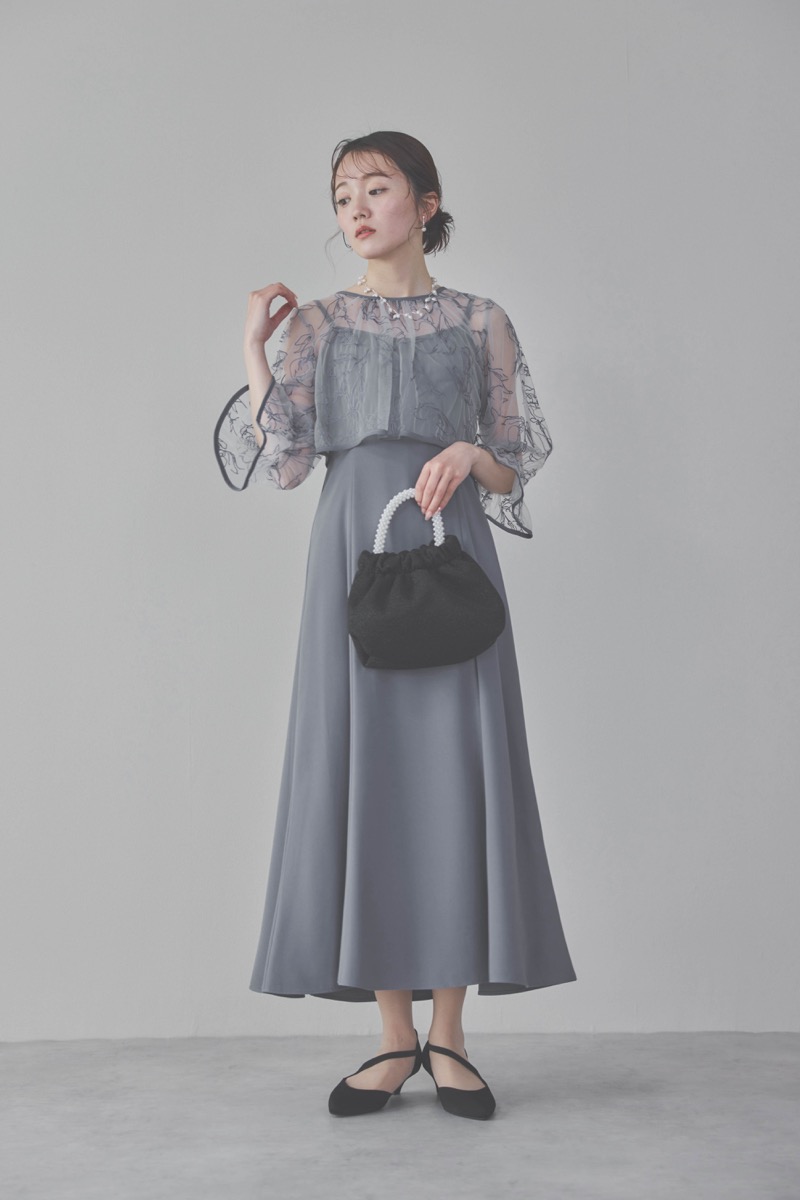 サックスの線描フラワー刺繍ボレロセットドレス