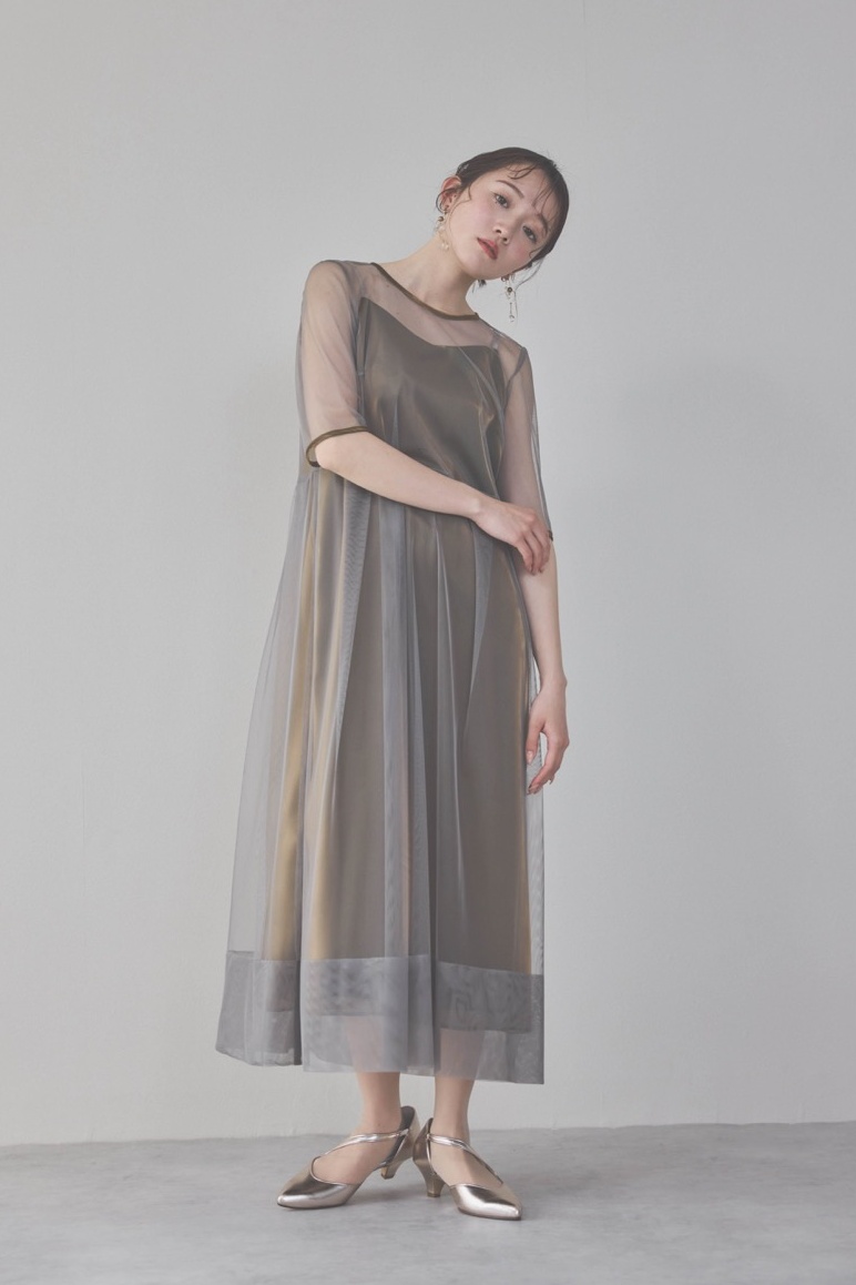 ブラウンのチュール×シャンブレードレス