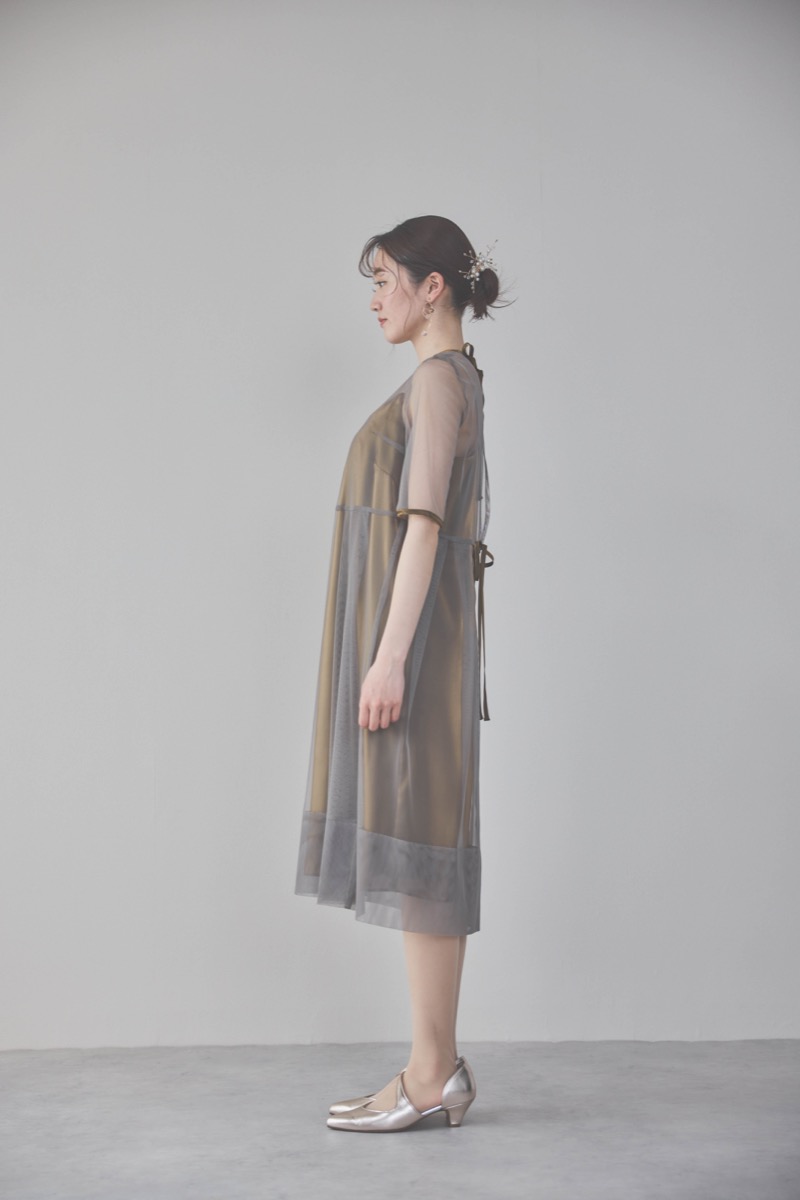 ブラウンのチュール×シャンブレードレス