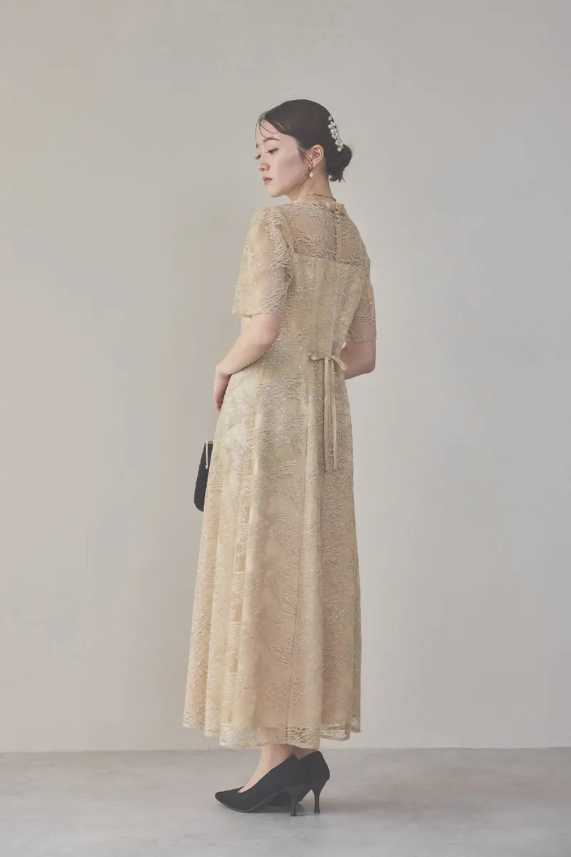 イエローのシャイニーエンブロイダリードレス