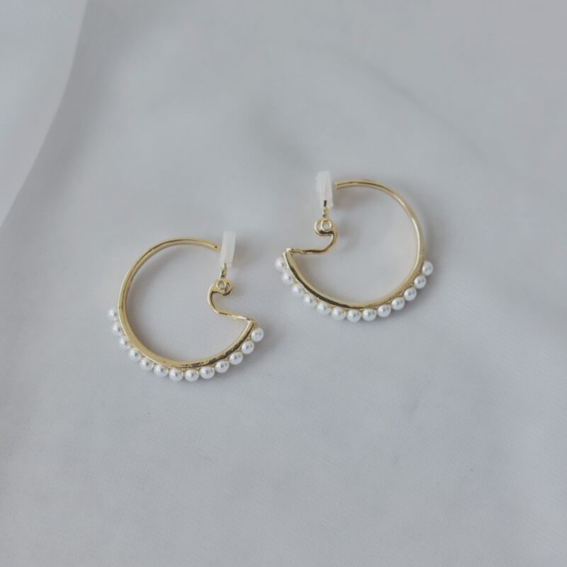 ベビーパールのフープイヤリング