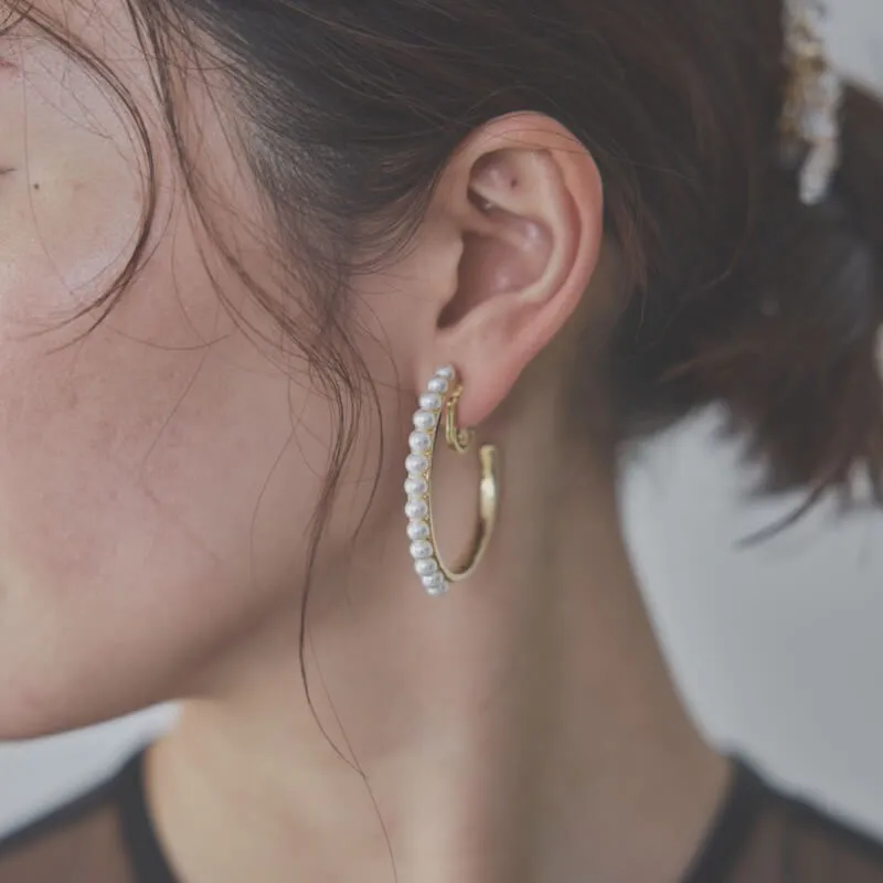 ベビーパールのフープイヤリング