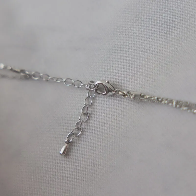 シルバーの一粒パールの3連チェーンネックレス