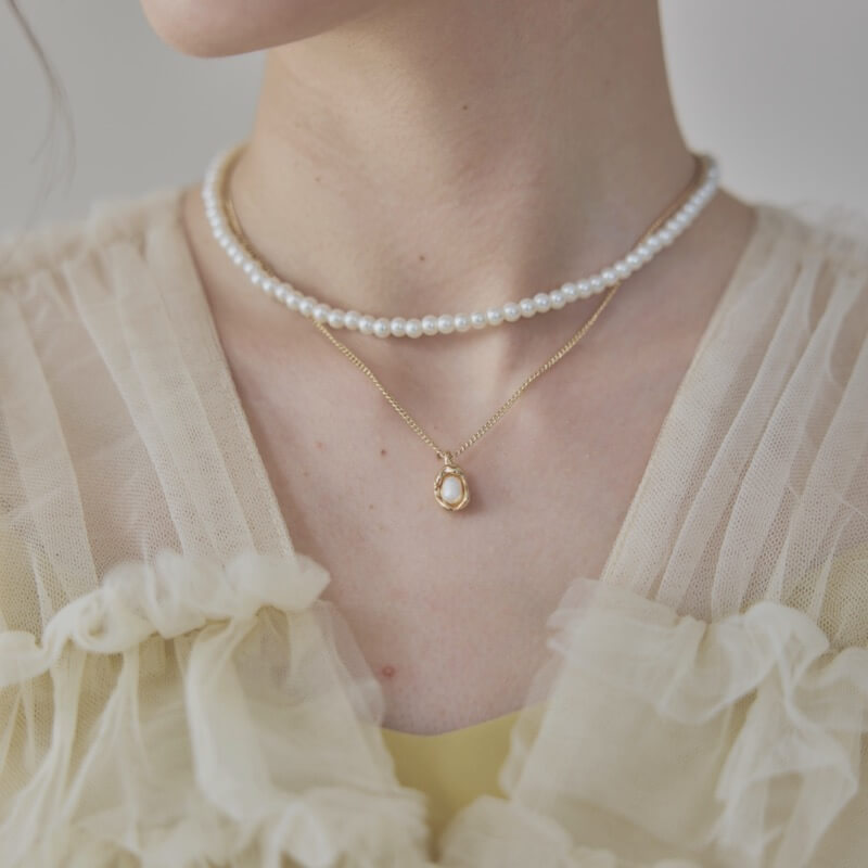 パールとゴールドチェーンの2連ネックレス