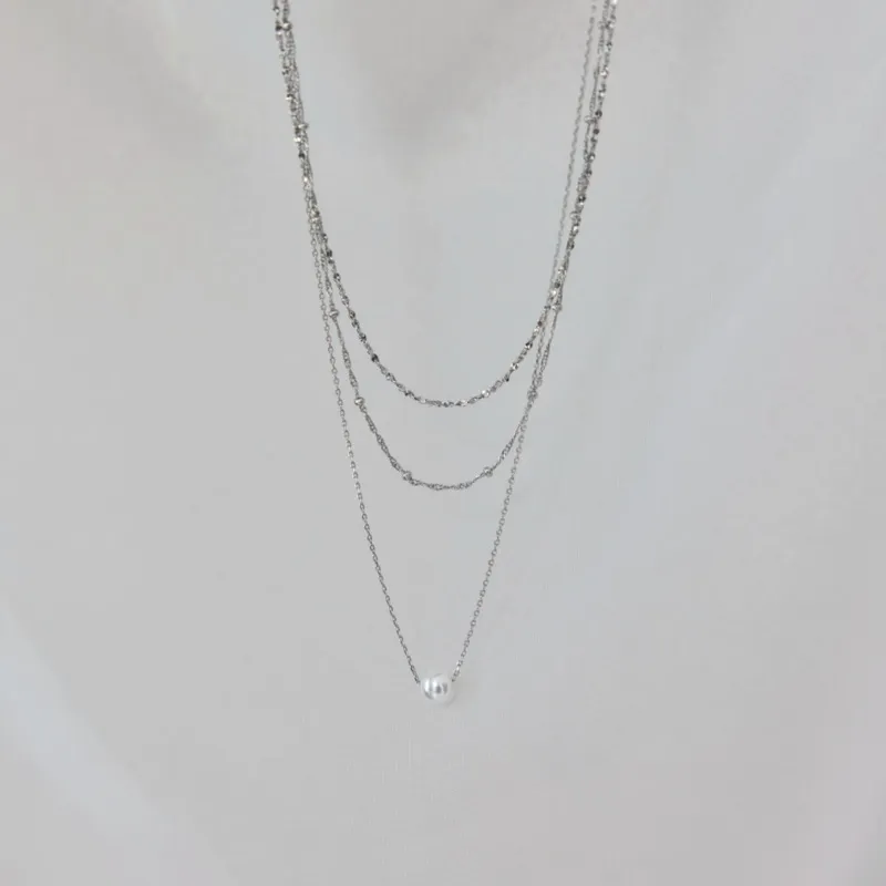 シルバーの一粒パールの3連チェーンネックレス