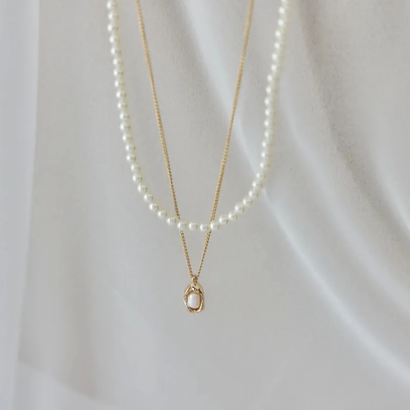 パールとゴールドチェーンの2連ネックレス
