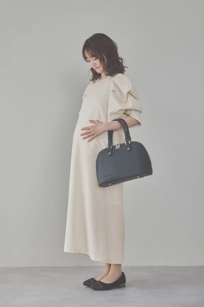 エクリュのボリューム袖Iラインワンピース