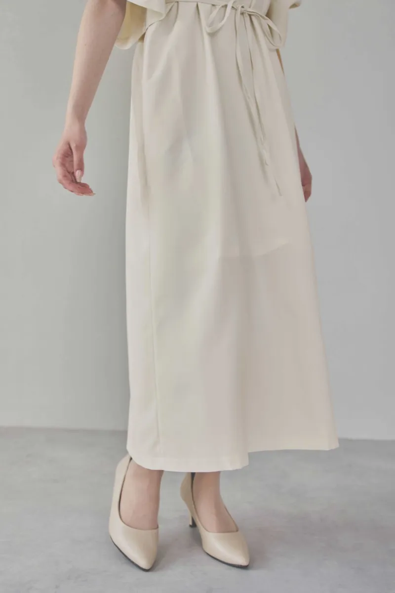 エクリュのボリューム袖Iラインワンピース