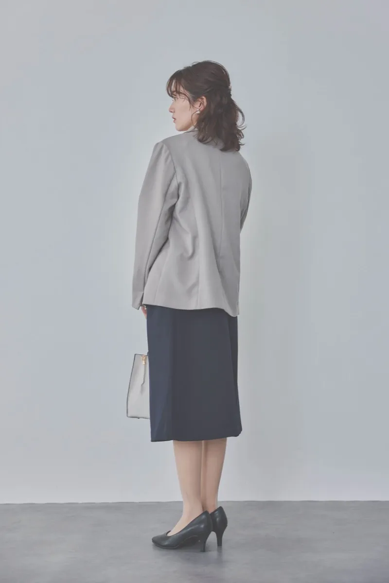 ネイビーのストレッチフレアワンピース