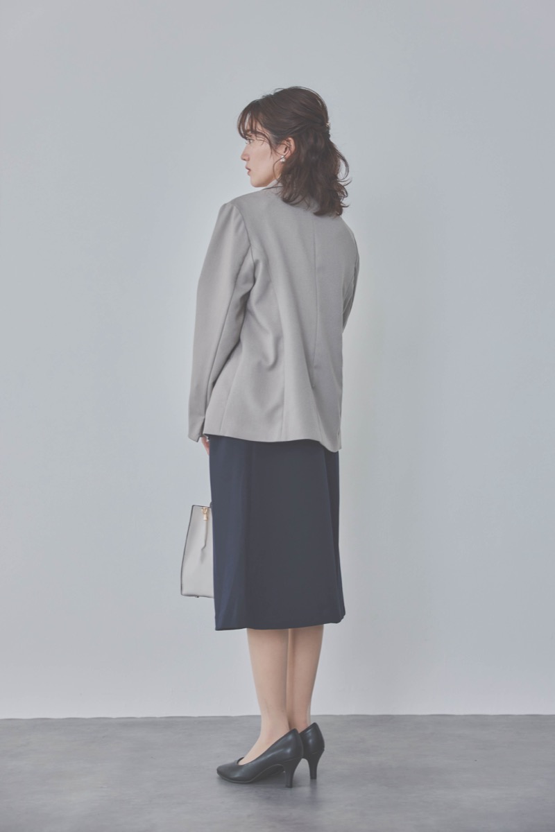 ネイビーのストレッチフレアワンピース