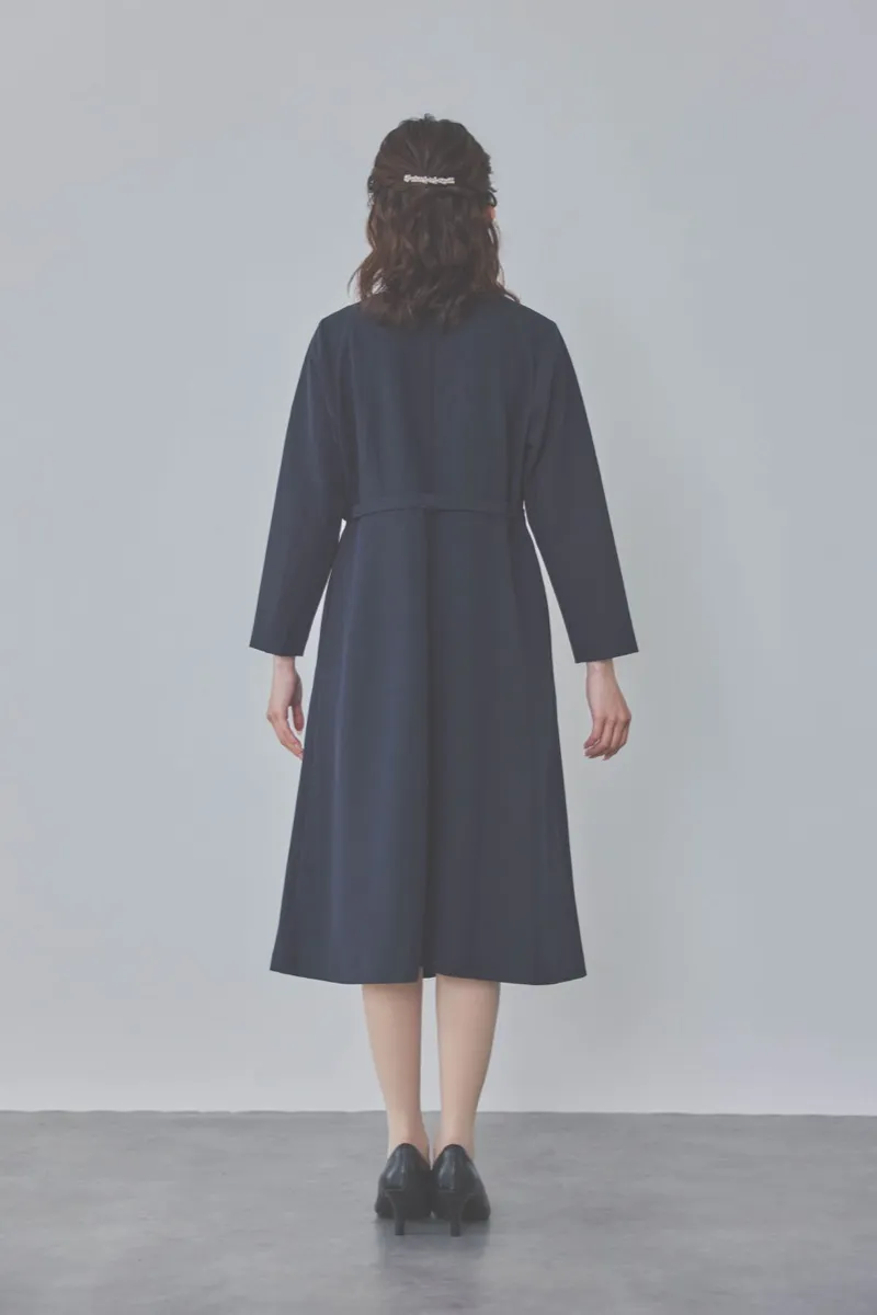 ネイビーのストレッチフレアワンピース