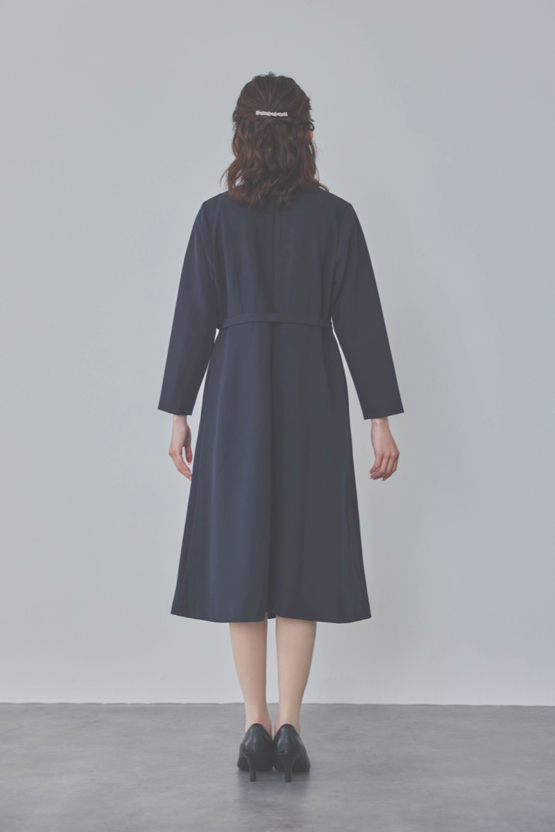 ネイビーのストレッチフレアワンピース