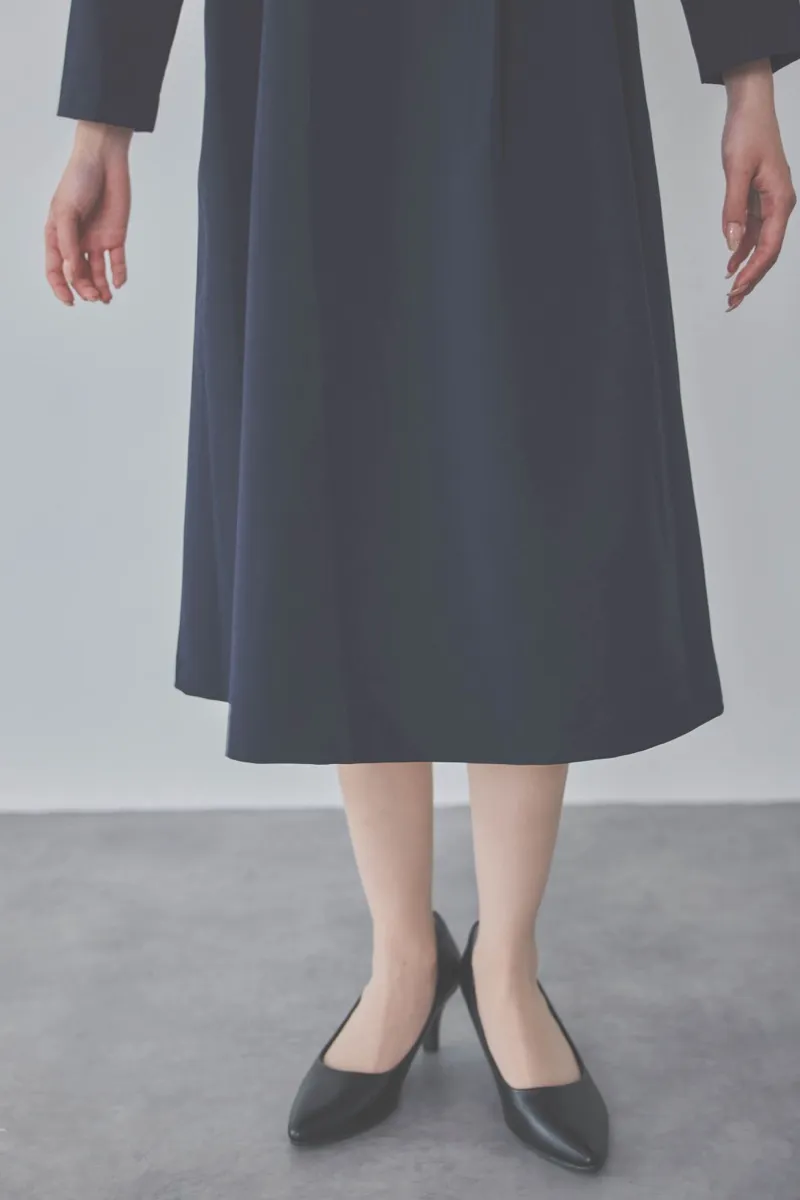 ネイビーのストレッチフレアワンピース