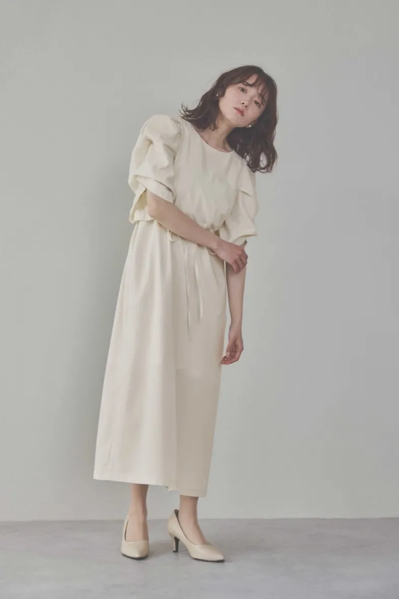 エクリュのボリューム袖Iラインワンピース