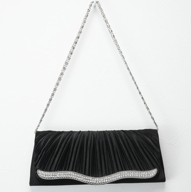 ブラックのラインストーン付プリーツバッグ
