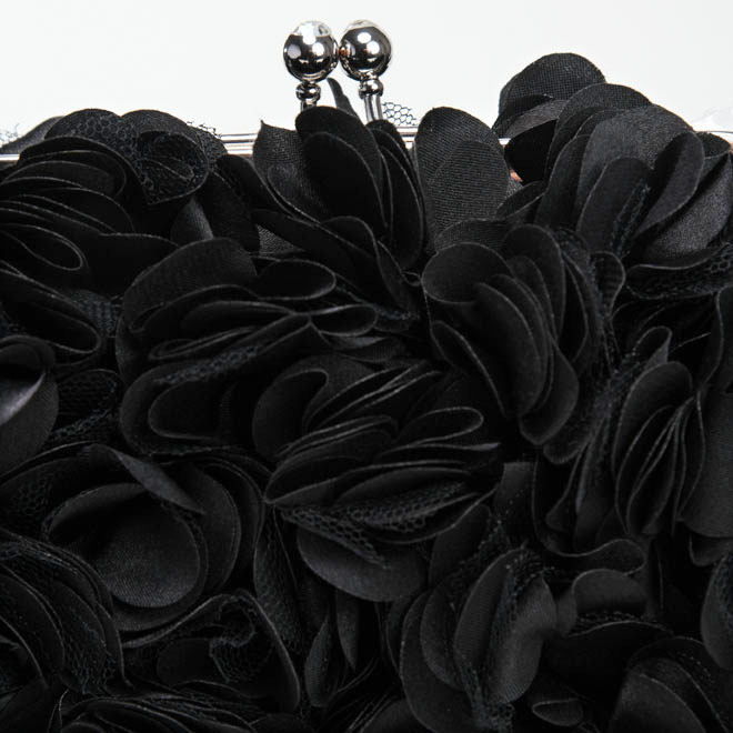 ブラックの花びらモチーフバッグ