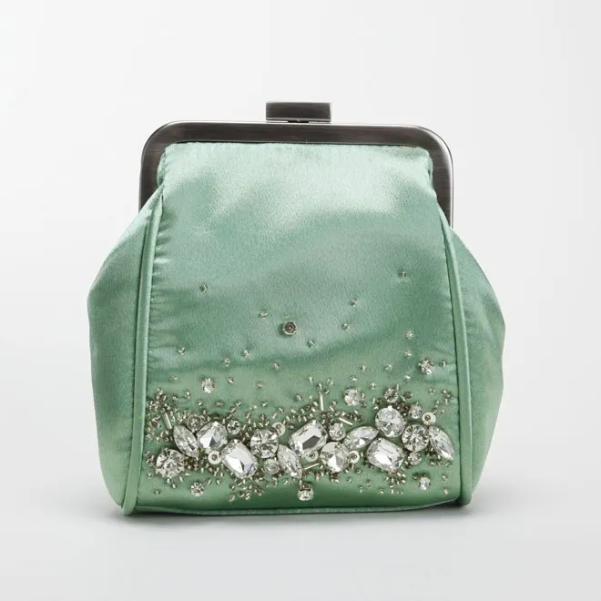 グリーンのビジュー付きバッグ