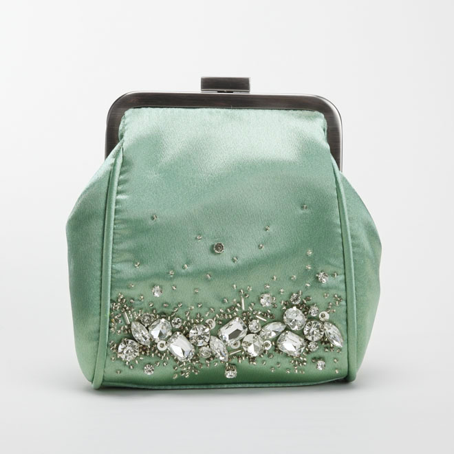 グリーンのビジュー付きバッグ