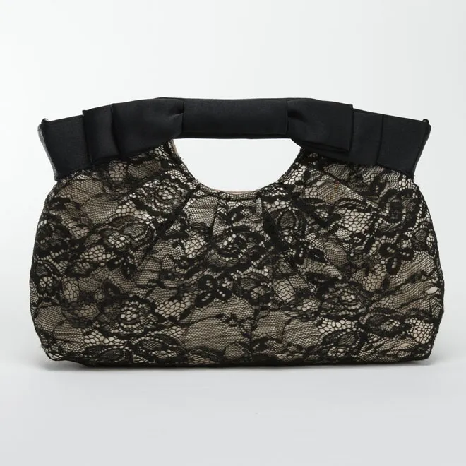 ベージュのリボンとレースのバッグ