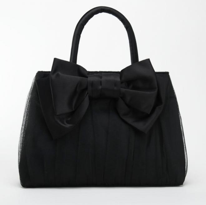 ブラックのリボンチュールバッグ