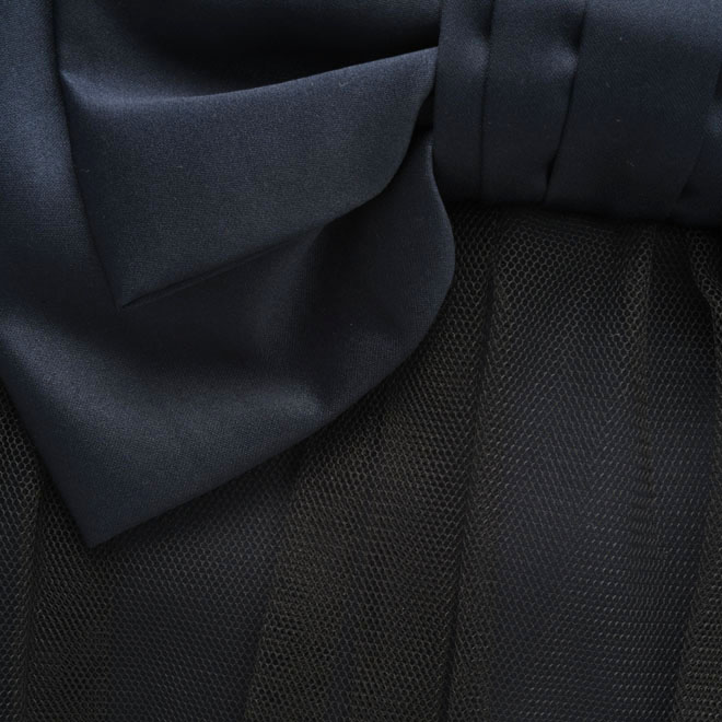 ネイビーのリボンチュールバッグ