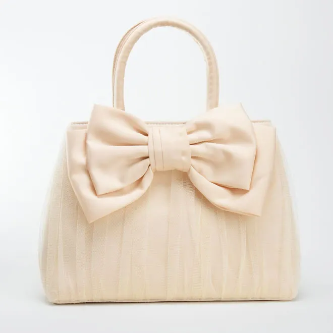 ベージュのリボンチュールバッグ