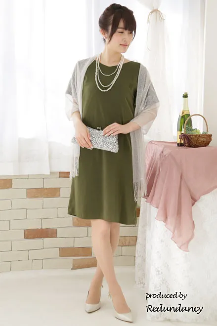 唐草模様のビジュー付きシルバーバッグ