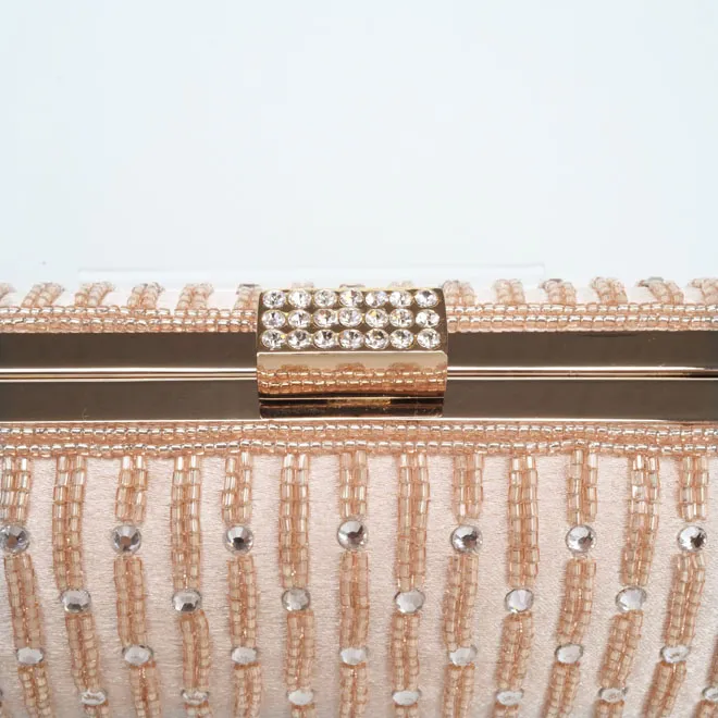 ゴールドのビーズとビジュー付きバッグ