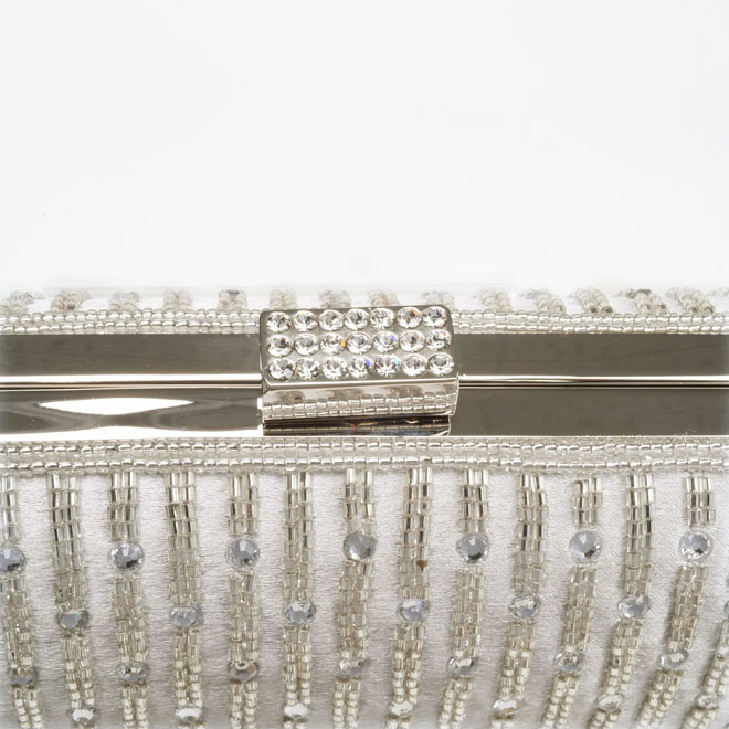 シルバーのビーズとビジュー付きバッグ