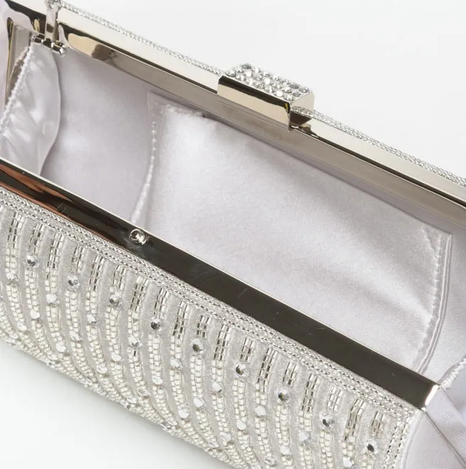 シルバーのビーズとビジュー付きバッグ