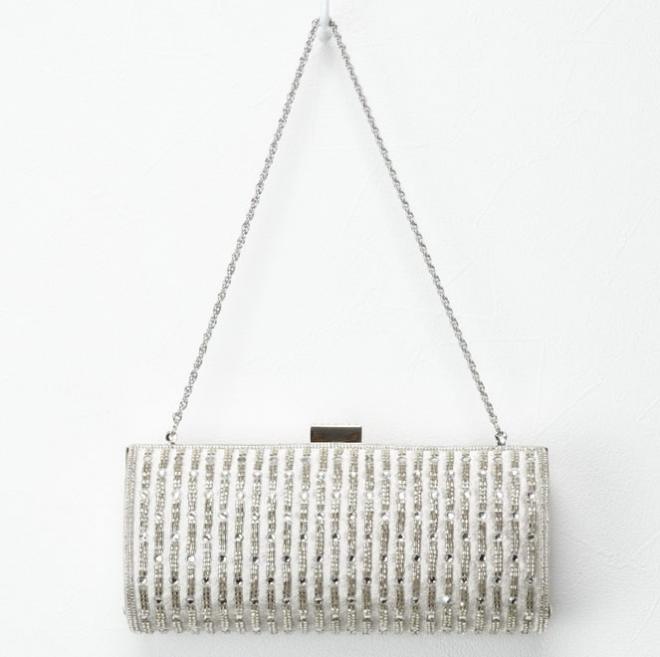 シルバーのビーズとビジュー付きバッグ