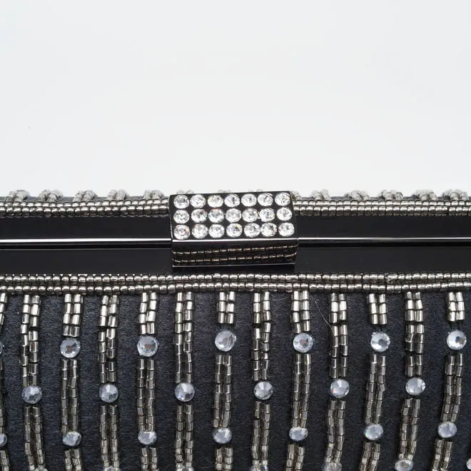 ブラックのビーズとビジュー付きバッグ