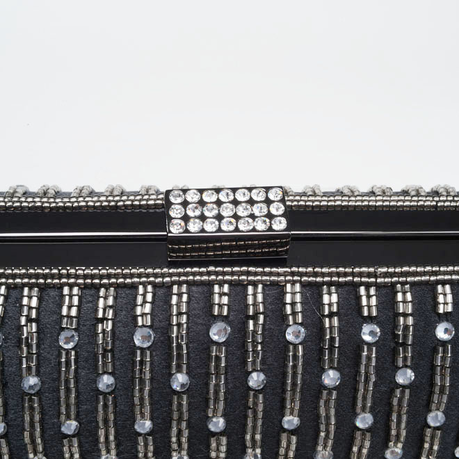 ブラックのビーズとビジュー付きバッグ