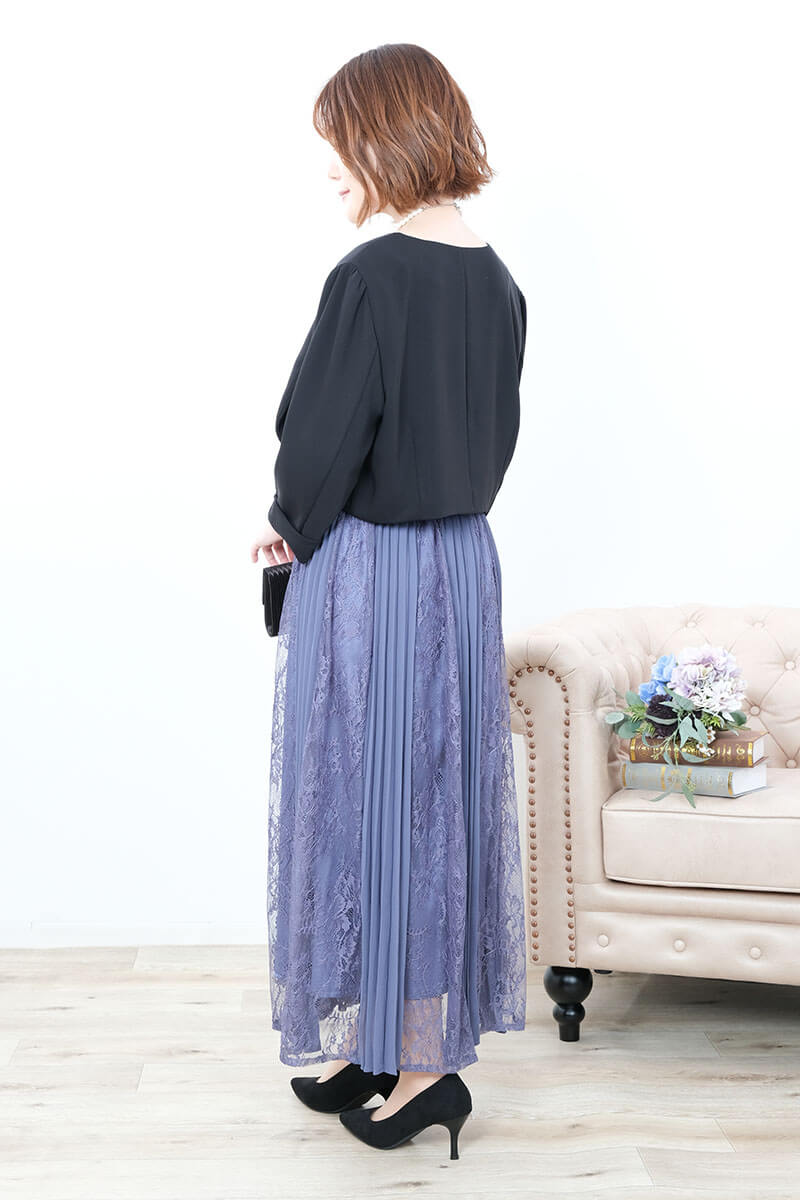 ブラックのV開きシンプルボレロ