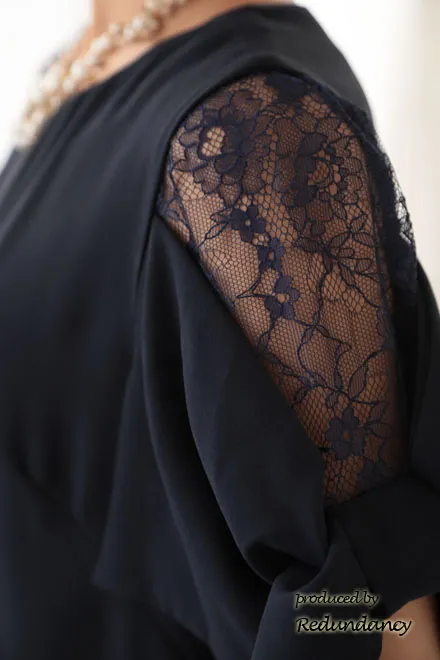 ネイビーのリボン風スリーブドレス