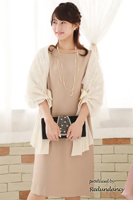 ページュピンクのリボンスリーブドレス