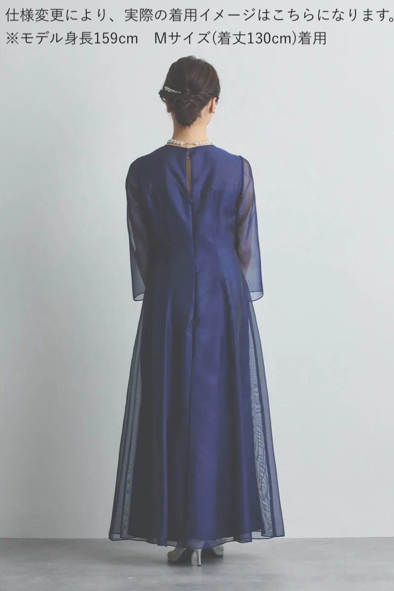 シルバーのラメ刺繍シフォン切替ロングドレス [ 店頭販売価格 59,400円 ]