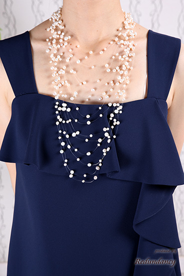 ホワイトパールのワイヤーロングネックレス