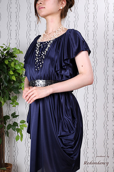 ホワイトパールのワイヤーロングネックレス