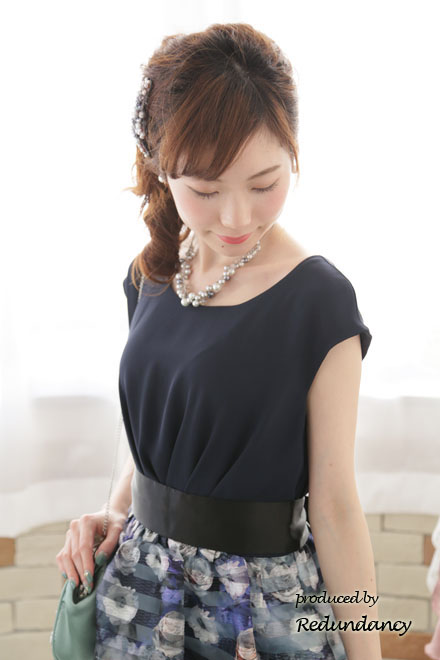 シルバーの大小パールのネックレス