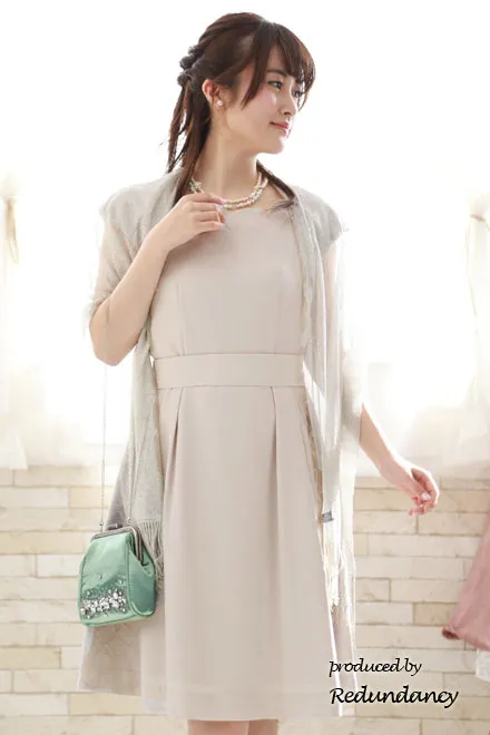 ホワイトパールとグリーンのお花のネックレス