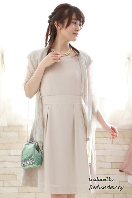 ホワイトパールとグリーンのお花のネックレス