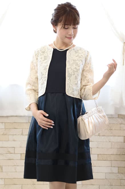 ネイビーの授乳口付きオーガンジードレス