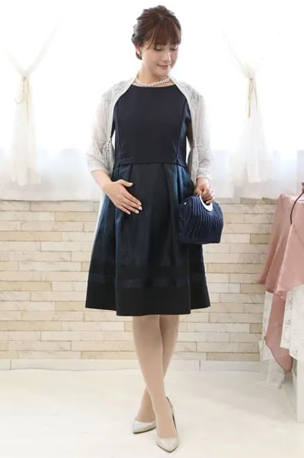 ネイビーの授乳口付きオーガンジードレス