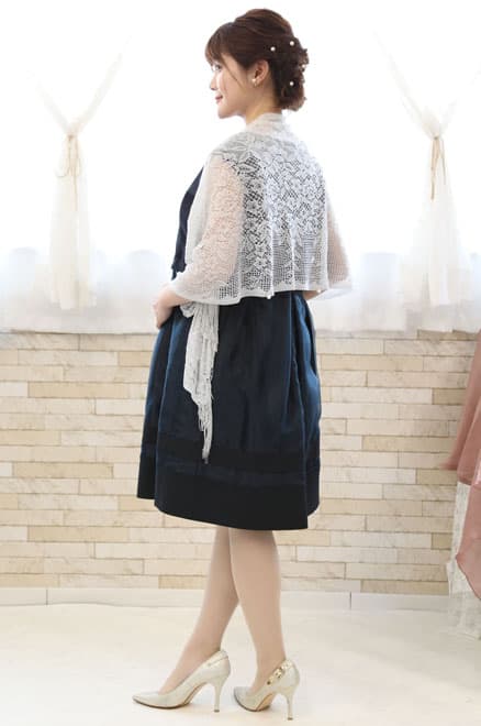 ネイビーの授乳口付きオーガンジードレス