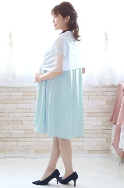 ブルーのデコルテレースウエストリボンドレス