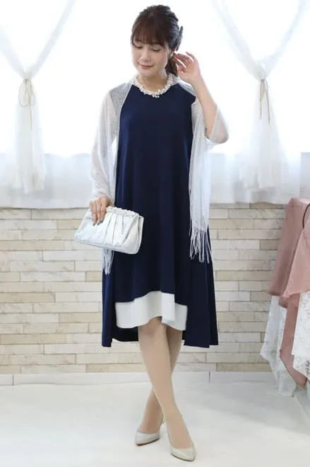 ネイビー×ホワイトのマリンテイストノースリーブドレス
