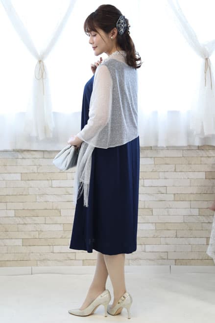 ネイビー×ホワイトのマリンテイストノースリーブドレス