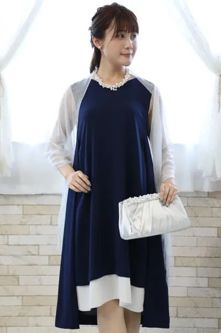 ネイビー×ホワイトのマリンテイストノースリーブドレス